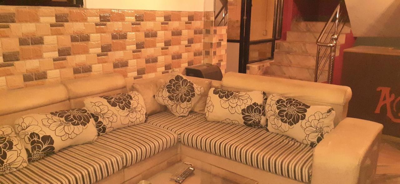 Ambience House Hotel Lalitpur Buitenkant foto