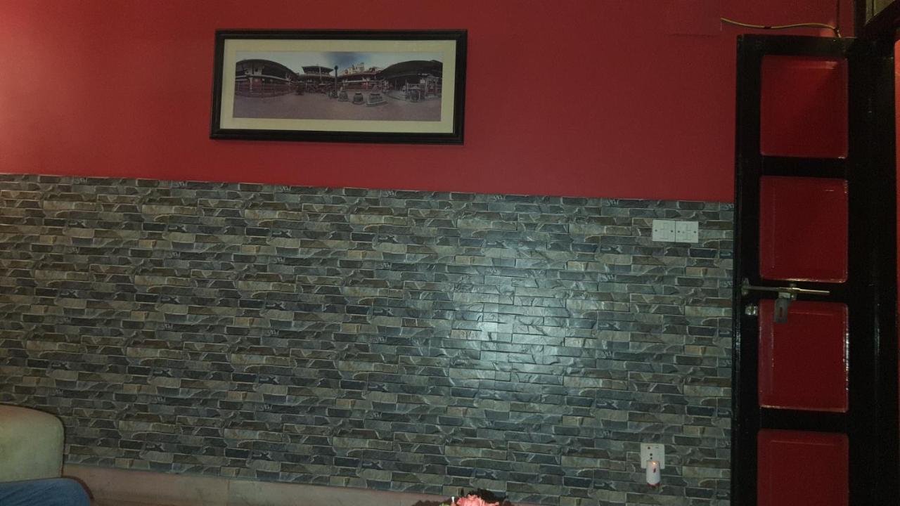Ambience House Hotel Lalitpur Buitenkant foto
