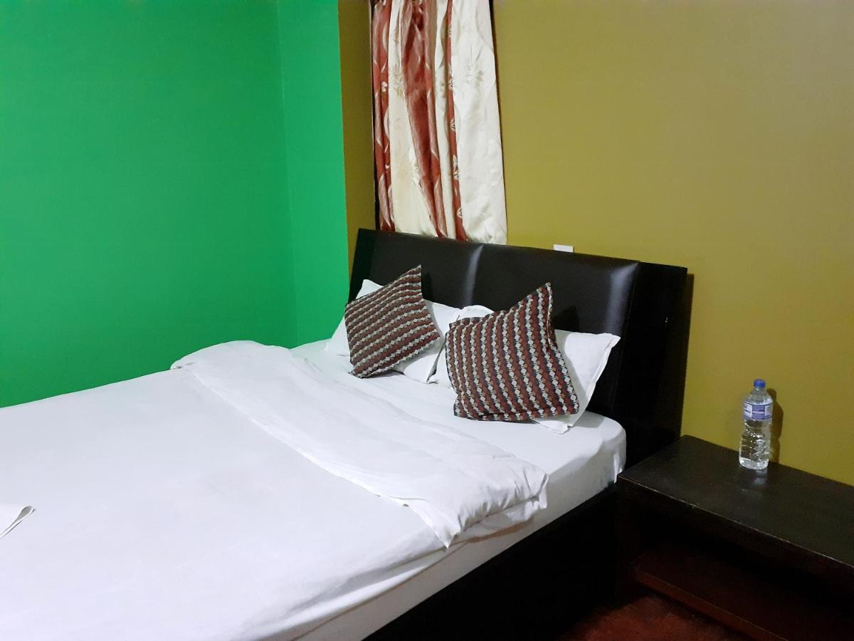Ambience House Hotel Lalitpur Buitenkant foto