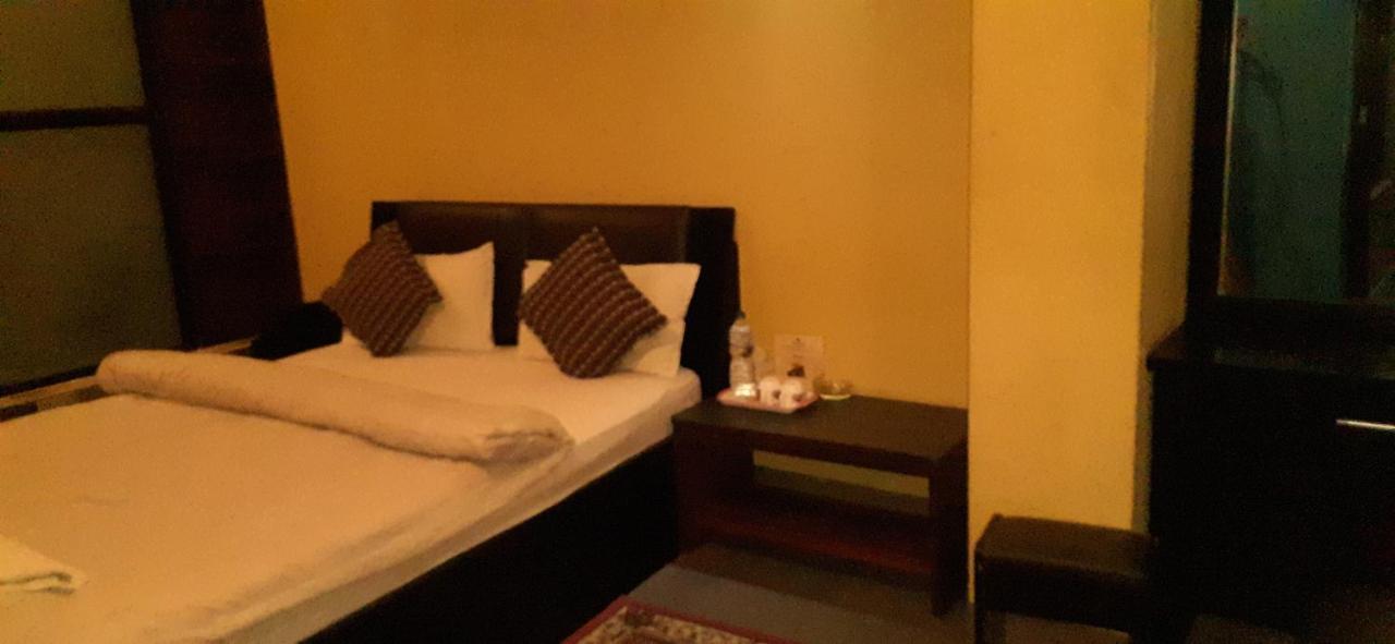 Ambience House Hotel Lalitpur Buitenkant foto